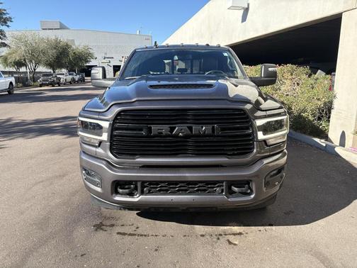 2024 RAM 3500 Laramie Crew Cab 4x4 8' Box