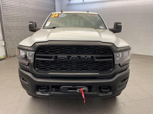 2024 RAM 2500 Tradesman Crew Cab 4x4 6'4' Box