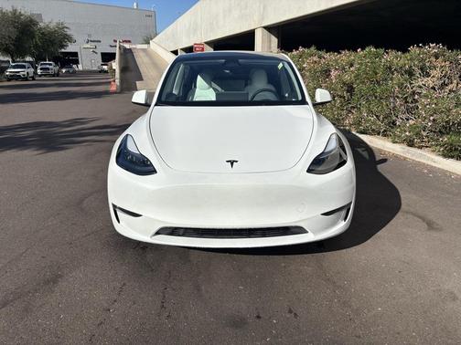 2024 Tesla Model Y Long Range Dual Motor All-Wheel Drive
