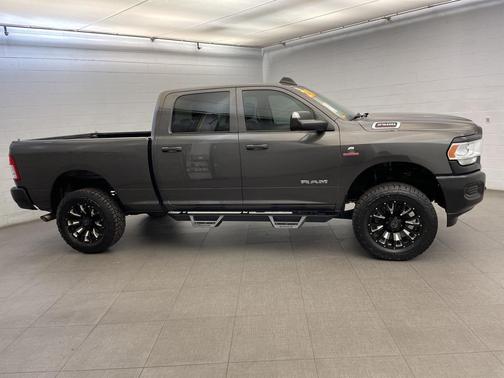 2020 RAM 2500 Tradesman Crew Cab 4X4 6'4' Box