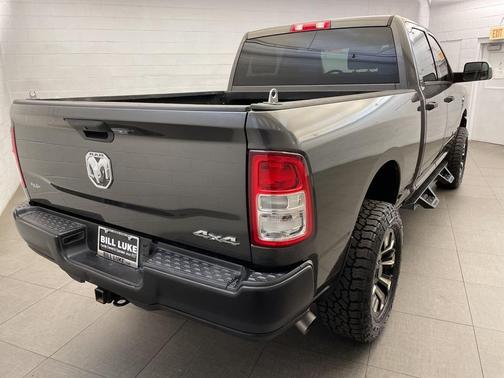 2020 RAM 2500 Tradesman Crew Cab 4X4 6'4' Box