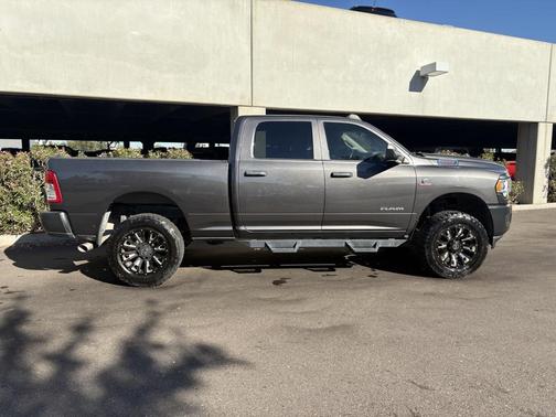 2020 RAM 2500 Tradesman Crew Cab 4X4 6'4' Box