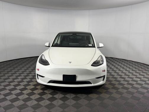 Pearl White Multi-Coat 2024 Tesla Model Y Long Range Dual Motor All-Wheel Drive
