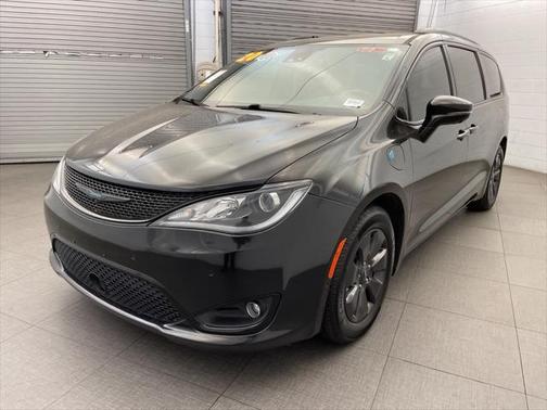 2020 Chrysler Pacifica Hybrid Limited