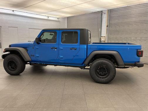 Hydro Blue Pearlcoat 2026 Jeep Gladiator Sport