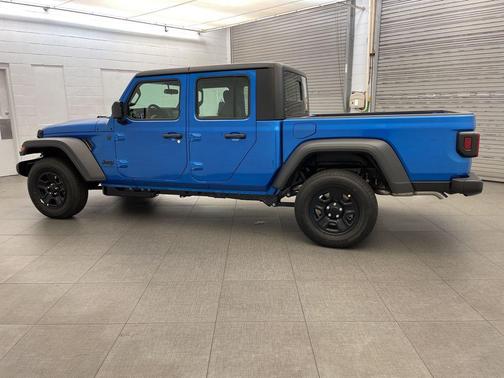 2026 Jeep Gladiator Sport