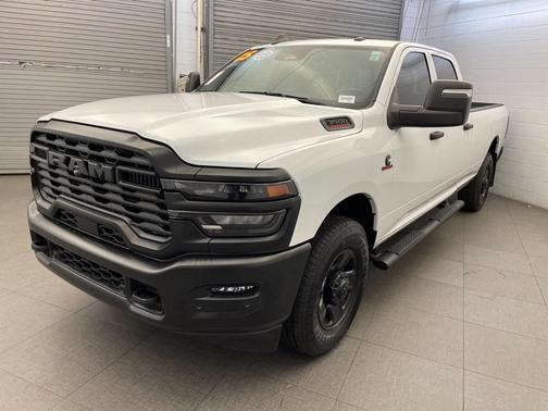2025 RAM 3500 Tradesman Crew Cab 4x2 8' Box