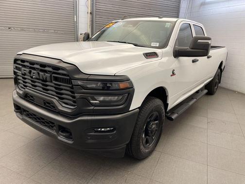 2025 RAM 3500 Tradesman Crew Cab 4x2 8' Box