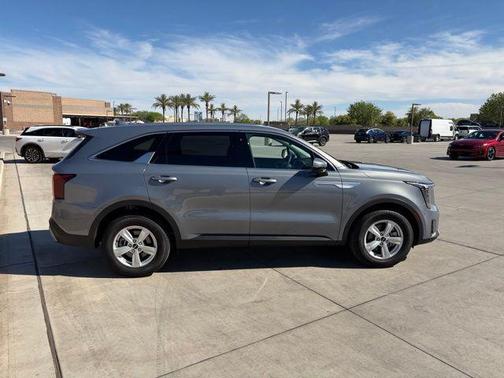 2025 Kia Sorento LX