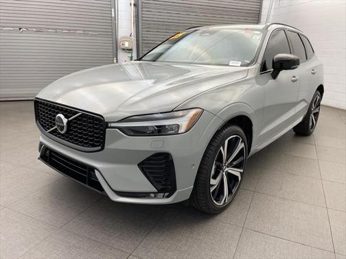 2025 Volvo XC60 B5 Ultra