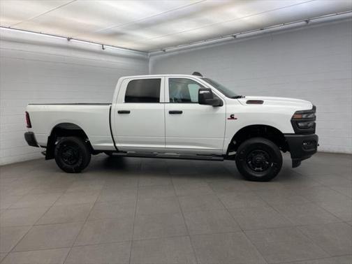 2025 RAM 2500 Tradesman Crew Cab 4x4 6'4' Box