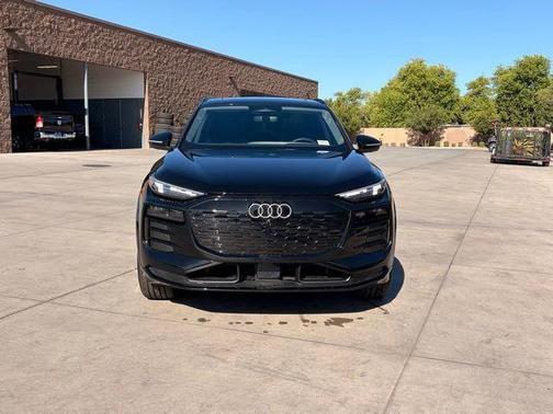 Black Metallic 2025 Audi Q6 e-tron Premium Plus quattro