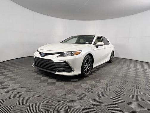 2021 Toyota Camry Hybrid XLE