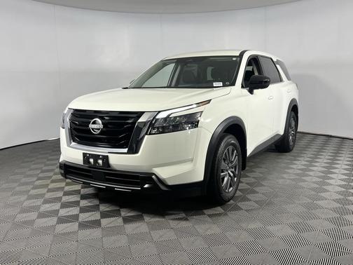 2024 Nissan Pathfinder S FWD