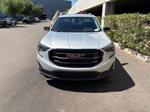 Quicksilver Metallic 2020 GMC Terrain SLE