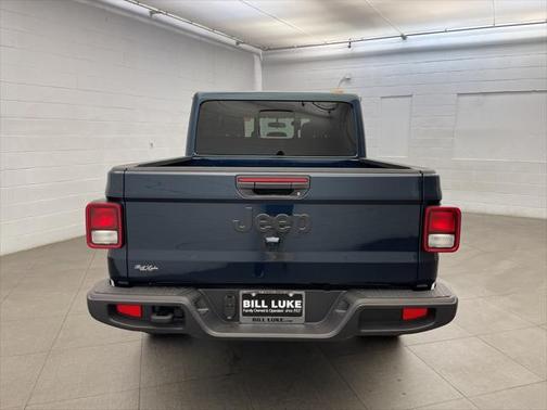 2025 Jeep Gladiator Nighthawk