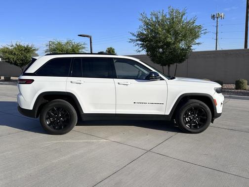 2024 Jeep Grand Cherokee Altitude
