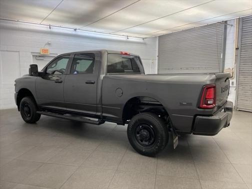 2025 RAM 2500 Tradesman Crew Cab 4x4 6'4' Box