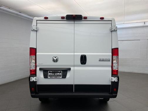 Bright White Clearcoat 2026 RAM ProMaster 3500 Low Roof