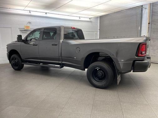 2026 RAM 3500 Tradesman Crew Cab 4x4 8' Box