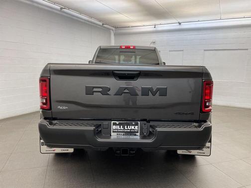 2026 RAM 3500 Tradesman Crew Cab 4x4 8' Box