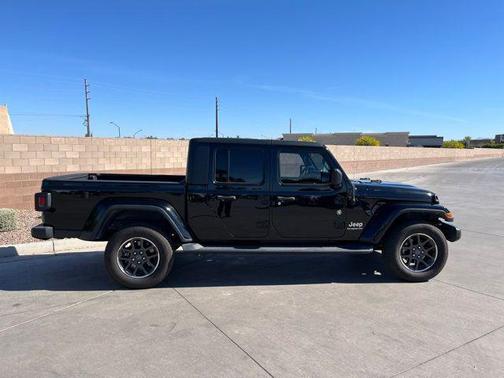 Black Clearcoat 2021 Jeep Gladiator Overland