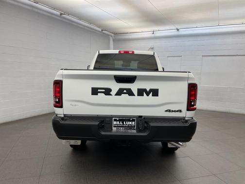 2026 RAM 2500 Tradesman Crew Cab 4x4 6'4' Box