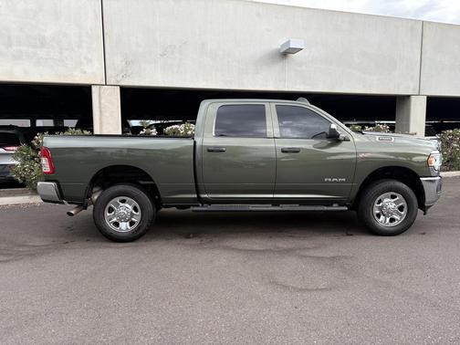 2021 RAM 2500 Tradesman Crew Cab 4x4 6'4' Box