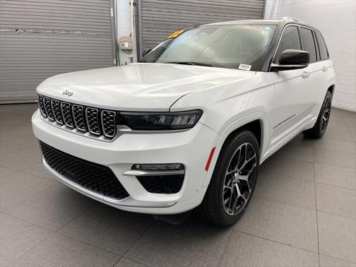 2022 Jeep Grand Cherokee Summit