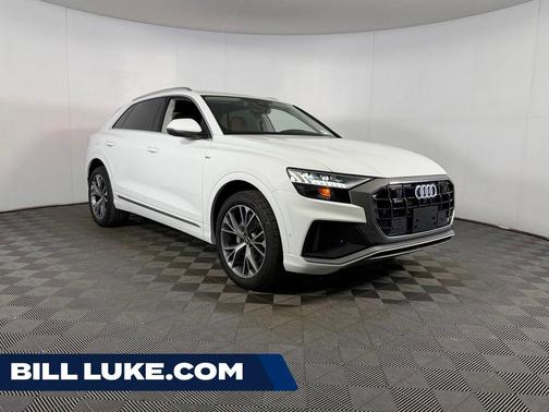Glacier White Metallic 2023 Audi Q8 55 Premium Plus