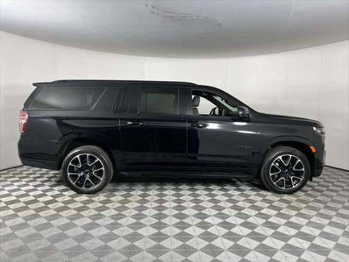 2024 Chevrolet Suburban RST