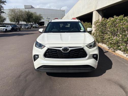 2021 Toyota Highlander LE