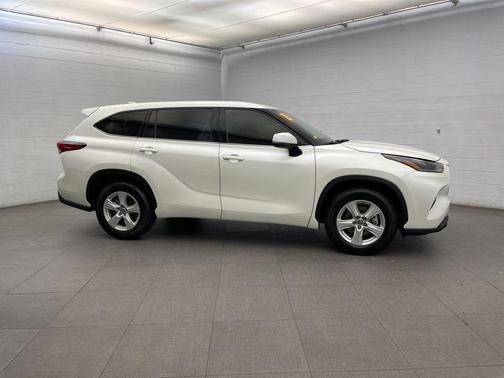 2021 Toyota Highlander LE