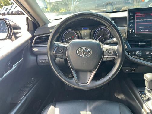 Ice Cap 2023 Toyota Camry SE