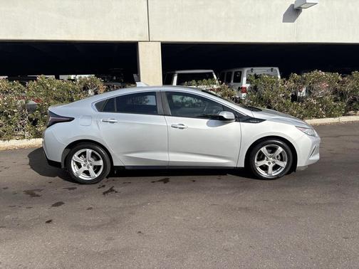 2018 Chevrolet Volt LT
