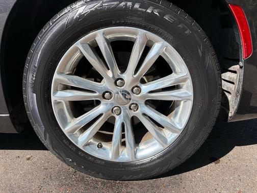 Granite Crystal Metallic Clearcoat 2017 Chrysler 300C Base