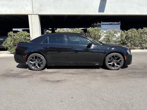 2020 Chrysler 300 Touring