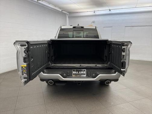 2025 RAM 1500 ST
