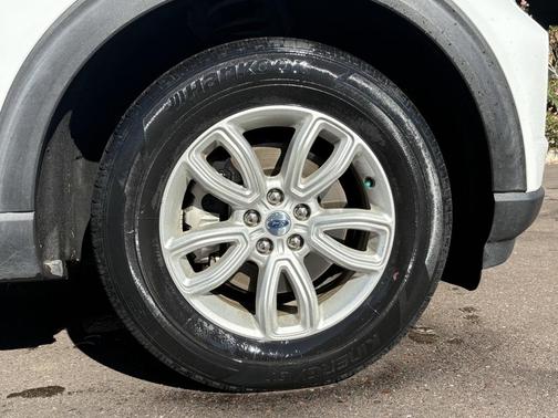 2021 Ford Explorer Base