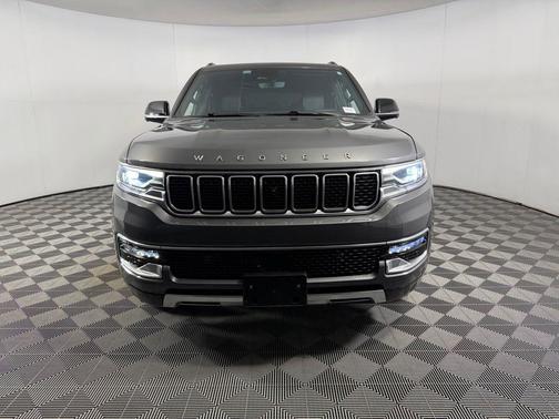 Baltic Gray Metallic Clearcoat 2023 Jeep Wagoneer Series III 4x4