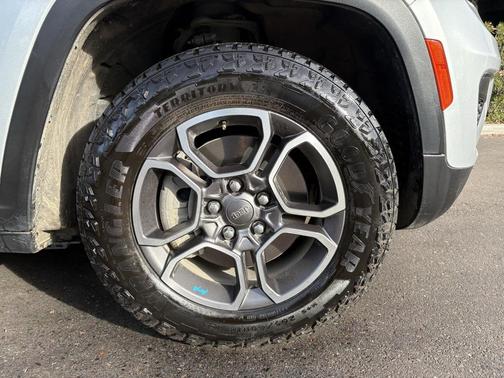 2022 Jeep Grand Cherokee 4xe Trailhawk