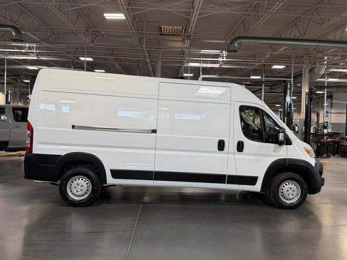 Bright White Clearcoat 2026 RAM ProMaster 2500 Tradesman