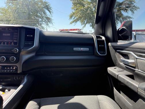 Delmonico Red Pearlcoat 2019 RAM 1500 Big Horn