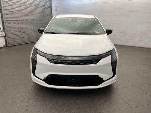 Bright White Clearcoat 2027 Chrysler Pacifica L