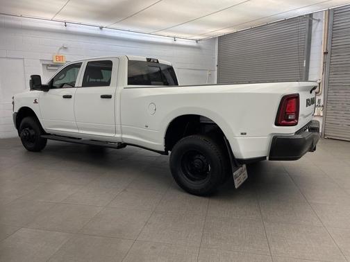 2026 RAM 3500 Tradesman Crew Cab 4x4 8' Box