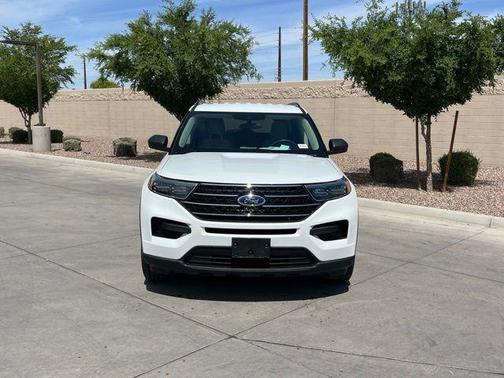 Star White Metallic Tri-Coat 2023 Ford Explorer XLT