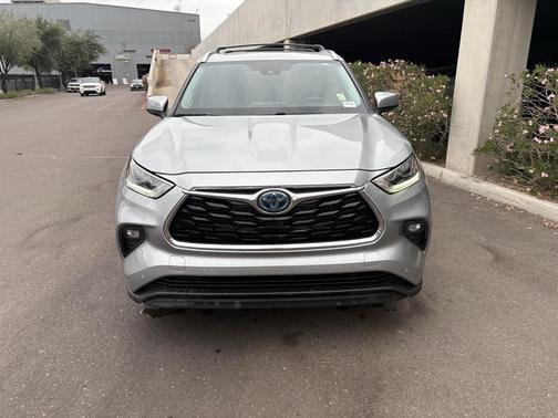 2022 Toyota Highlander Hybrid Limited