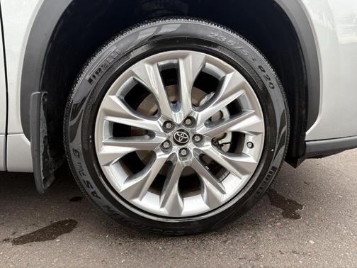 2022 Toyota Highlander Hybrid Limited