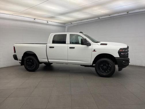 2025 RAM 2500 Tradesman Crew Cab 4x4 6'4' Box