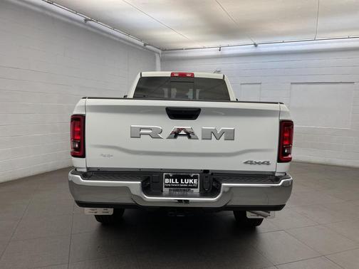 2026 RAM 2500 Tradesman Crew Cab 4x4 6'4' Box